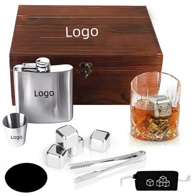 Whiskey Flask/Glasses Gift Kit