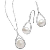 Jilco Inc. Modern Pearl Earring & Necklace Set