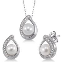 Jilco Inc. White Gold Cultured Pearl Earring & Necklace Set