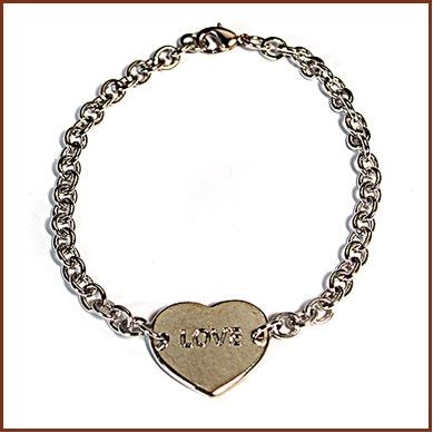 5/8" Heart Charm On 7-1/2" Cable Chain Bracelet W/Lobster Claw