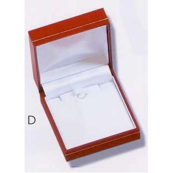 Carter Leatherette Pendant Box