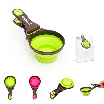 Pet Food Scoop with Collapsible Clip